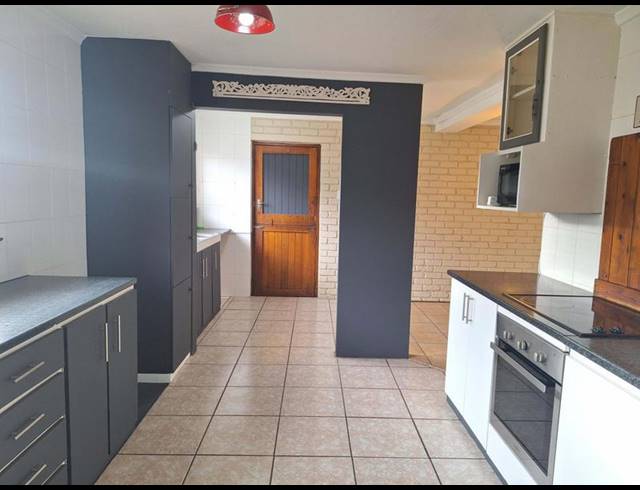 3 BEDROOM HOUSE FOR SALE IN DANA BAY